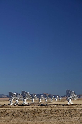 The Very Large Array radio telescope consists of 27 large dish antennas, the facility is part of the National Radio Astronomy Observatory, on the Plains of San Agustin in Datil, western New Mexico, USA