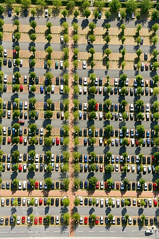 Aerial view, car park of OLG Hamm, Hamm higher regional court, commuter parking, Hamm, Ruhrgebiet area, North Rhine-Westfalia, Germany, Europe