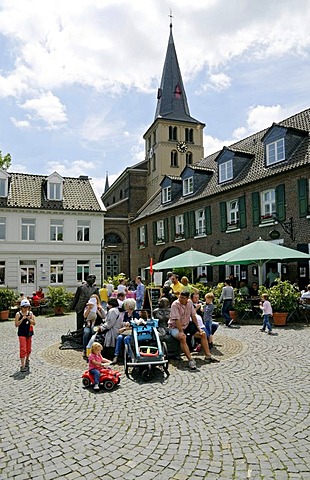 Visitors to the Oekomarkt organic market in the village of Lank-Latum, Meerbusch North Rhine-Westphalia, Germany, Europe