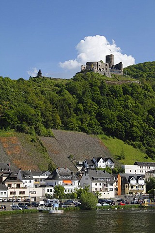 View over the Moselle River towards Burg Landshut Castle in Bernkastel-Kues, Rhineland-Palatinate, Germany, Europe