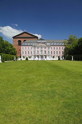 View over the Palace Gardens of the Electoral Palace in Trier, Rhineland-Palatinate, Germany, Europe