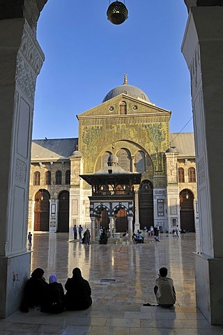 Courtyard of the Umayyad Mosque at Damascus, Unesco World Heritage Site, Syria, Middle East, West Asia