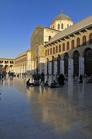 Courtyard of the Umayyad Mosque at Damascus, Unesco World Heritage Site, Syria, Middle East, West Asia