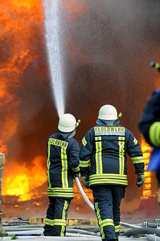 Large fire at a storehouse, Wildeshausen, administrative district of Oldenburg, Lower Saxony, Germany, Europe