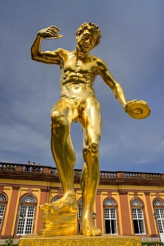 Cymbal player, gilded lead sculpture, Orangerie parterre, Schloss Weilburg Castle, Weilburg an der Lahn, Hesse, Germany, Europe