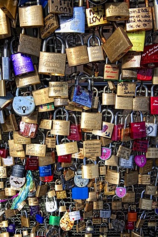 Love locks on the Hohenzollern Bruecke bridge, Cologne, North Rhine-Westphalia, Germany, Europe