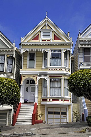 Victorian house, Painted Ladies, Alamo Square in San Francisco, California, USA, America