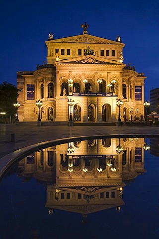 Alte Oper, Old Opera House, reflected in the Lucae Fountain, Frankfurt, Hesse, Germany, Europe