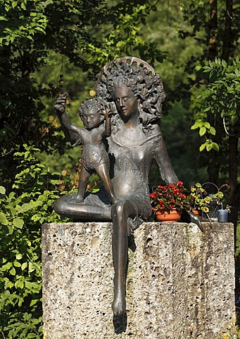 Sculpture of Mary by Anton Ferstl as the patron saint on the St. Mary Bridge, Wolfratshausen, Upper Bavaria, Bavaria, Germany, Europe