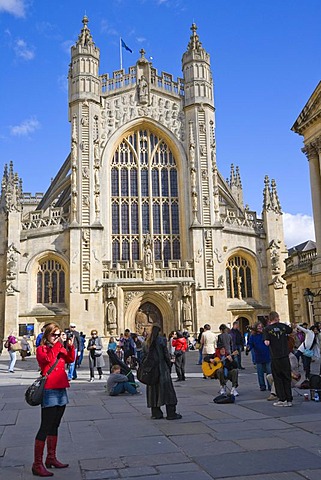 The Abbey Church of Saint Peter and Saint Paul, Bath Abbey, from Abbey Churchyard, Bath, Somerset, England, United Kingdom, Europe