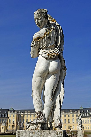 Venus Kallipygos, mythological sculpture by Ignaz Lengelacher, on the Schlossplatz, Karlsruhe, Baden-Wuerttemberg, Germany, Europe