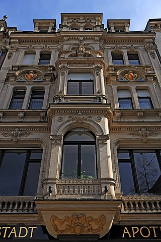 Multi-storey oriel on an Art Nouveau facade of 1898, Gernsbacher Strasse 2, Baden-Baden, Baden-Wuerttemberg, Germany, Europe