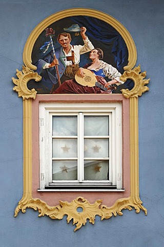 Lueftlmalerei traditional mural over a window, 1996, design and stucco by Sebastian Pfeffer, fresco by Stephen Pfeffer, Obermarkt 9, Mittenwald, Upper Bavaria, Bavaria, Germany, Europe