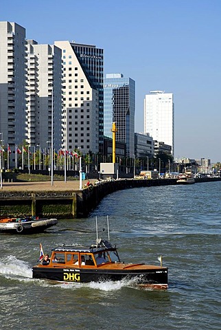 Small watertaxi ferry boat on the Nieuwe Maas River, modern architecture at the Boompjes quay at back, Rotterdam, Zuid-Holland, South-Holland, Netherlands, Europe