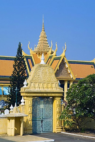 Entrance to the royal residence in the Royal Palace, Phnom Penh, Cambodia, Indochina, Southeast Asia, Asia