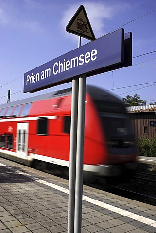 Train at the Prien am Chiemsee railway station, Prien, Chiemgau, Bavaria, Germany, Europe