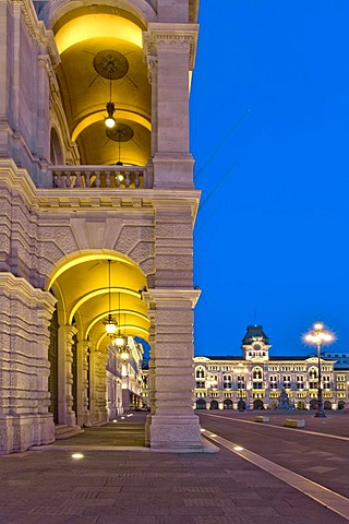 Piazza della Unita at night, Triest, Italy, Europe