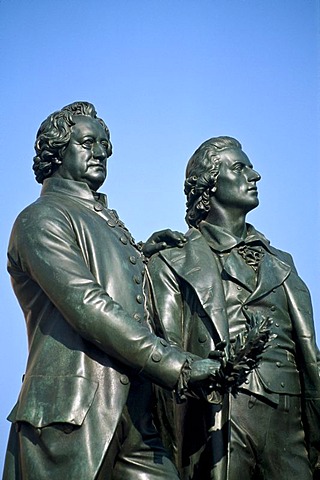 Goethe and Schiller in front of the German National Theatre, Weimar, Thuringia, Germany, Europe