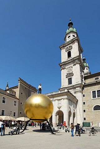 Kapitelplatz Square with cathedral and piece of art, Salzburg, Old Town, Austria, Europe