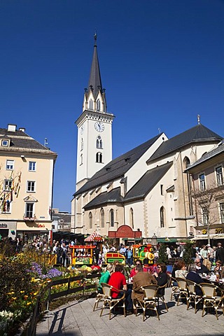 Rathausplatz Square, St. Jakob parish church, easter market, Villach, Carinthia, Austria