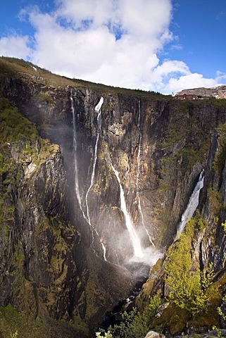 The VÂ¯ringfossen waterfall on the western edge of the Hardangervidda, Norway, Scandinavia, Europe