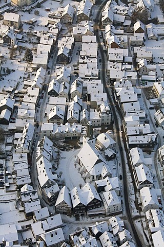 Aerial photo, historic town centre and city walls of Bad Laasphe in the snow in winter, North Rhine-Westphalia, Germany, Europe