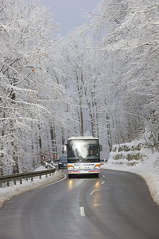 Road traffic in winter, Swabian Alb, Baden-Wuerttemberg, Germany, Europe