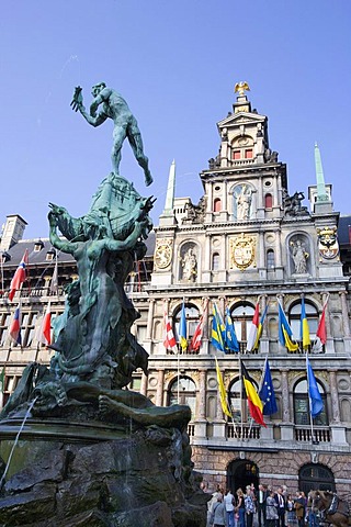 The Silvius Brabo fountain in front of the city hall on the Grote Markt square, Antwerp, Flanders, Belgium, Europe