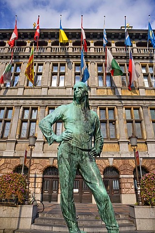 Dokwerker labourer, statue by Constantin Meunier, in front of the city hall, Antwerp, Flanders, Belgium, Europe