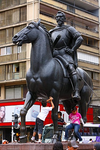 Equestrian statue of conquistador Pedro de Valdivia, Plaza de Armas, Santiago de Chile, Chile, South America