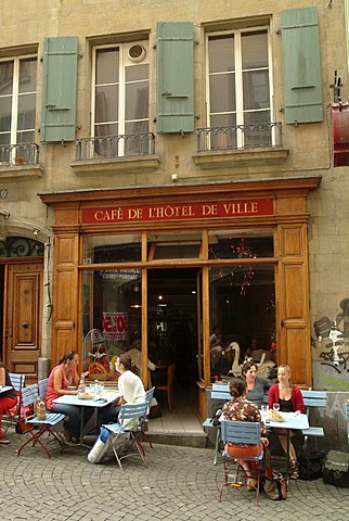 Street scene, Cafe de l'Hotel de Ville, Place de la Palud, historic centre, Lausanne, Lake Geneva, Canton of Vaud, Switzerland, Europe