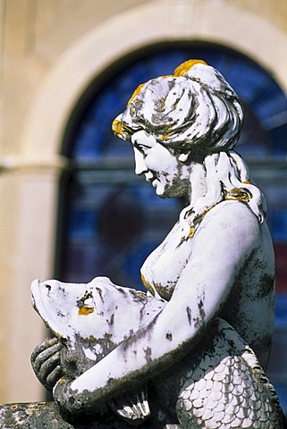 Fountain sculpture, Palacio de Estoi, Estoi, Algarve, Portugal, Europe