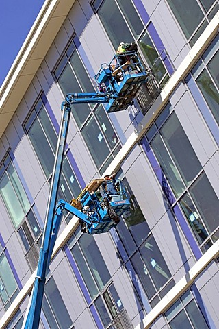 Window installation, large building, construction, Northpoint, Cambridge, Massachusetts, New England, USA