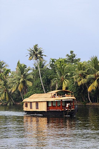 Houseboat on Kodoor River, backwaters near Alleppey, Alappuzha, Kerala, South India, South Asia, Asia