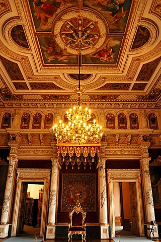 Throne room with chandelier, built in 1856 in the Berlin neo-Renaissance style, Schweriner Schloss castle, built from 1845 to 1857, romantic historicism, Lennestrasse 1, Schwerin, Mecklenburg-Western Pomerania, Germany, Europe