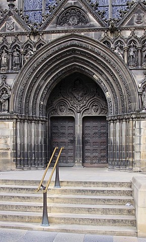 Portal of St. Giles Cathedral, Edinburgh, Scotland, United Kingdom, Europe