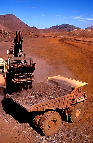 Loader and haulpack, Hamersley iron ore mine, Tom Price, Pilbara, Western Australia, Australia