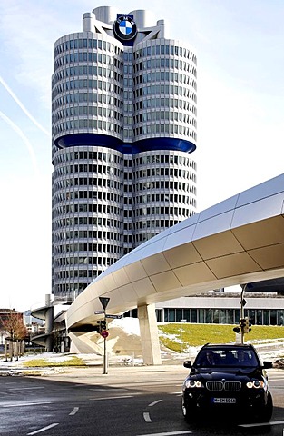 BMW Headquarters, BMW Tower seen from the BMW World Complex, Munich, Upper Bavaria, Germany, Europe