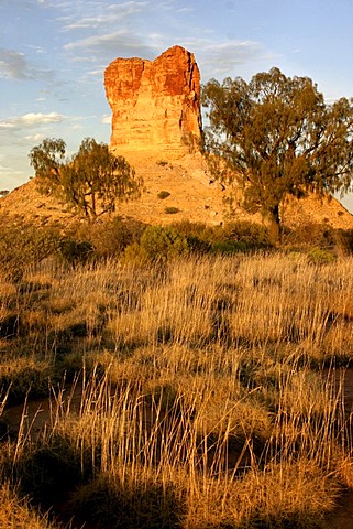 Historical pioneer landmark Chambers Pillar, 50 m high sandstone column, Northern Territory, Australia