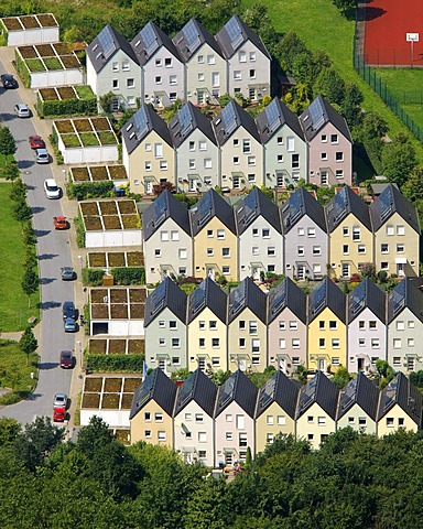 Aerial view, row houses, Solarsiedlung Bismarck solar village, Haverkamp, Gelsenkirchen, Ruhrgebiet region, North Rhine-Westphalia, Germany, Europe