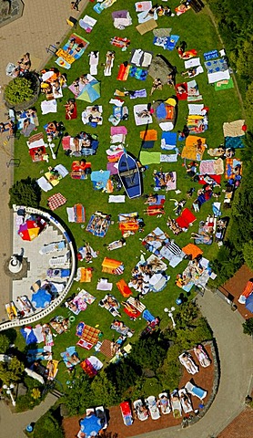 Aerial view, Wehofen, Niederrhein-Therme public pool, sauna, leisure centre, bathing, Marxloh, Duisburg, Ruhrgebiet region, North Rhine-Westphalia, Germany, Europe