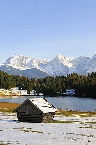 Geroldsee lake, Wagenbruechsee lake, Karwendelgebirge mountains, Werdenfelser Land district, Upper Bavaria, Bavaria, Germany, Europe