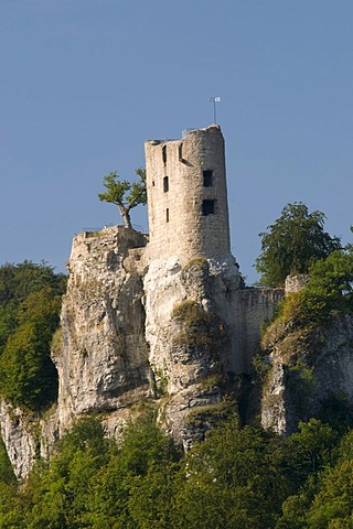 Ruins of Neideck Castle over Wiesenttal, Franconian Switzerland, Franconia, Bavaria, Germany, Europe