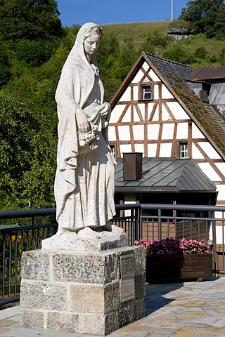 The statue of St. Elizabeth in Pottenstein, Naturpark Fraenkische Schweiz nature preserve, Little Switzerland region, Franconia, Bavaria, Germany, Europe