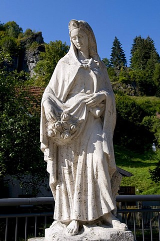 The statue of St. Elizabeth in Pottenstein, Naturpark Fraenkische Schweiz nature preserve, Little Switzerland region, Franconia, Bavaria, Germany, Europe