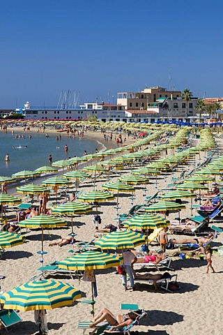 Parasols and deck chairs on the beach, San Remo, Riviera, Liguria, Italy, Europe