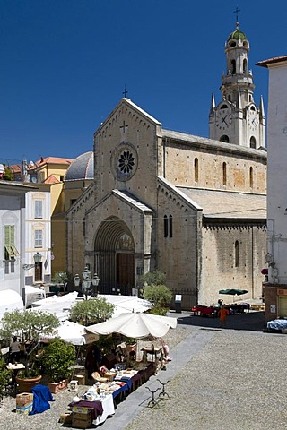 Basilica di San Siro in the Piazza San Siro square, old town, San Remo, Riviera, Liguria, Italy, Europe