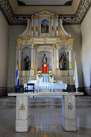 Altar, La recoleccion Church, built in 1786, Leon, Nicaragua, Central America