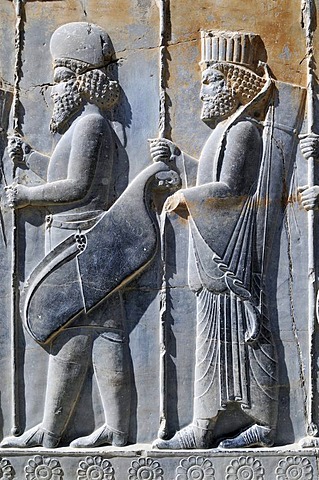 Bas-relief of Persian and median soldiers at the Achaemenid archeological site of Persepolis, UNESCO World Heritage Site, Persia, Iran, Asia