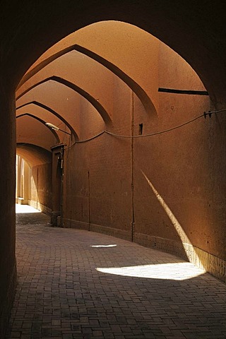 Covered alley in the historic town of Yazd, UNESCO World Heritage Site, Iran, Persia, Asia